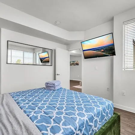 Santa Monica 2 Bed/ 2 Bath-2